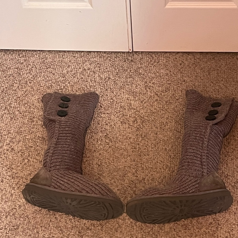 Ugg 5819 Gray Tall Boots (Size 9)
